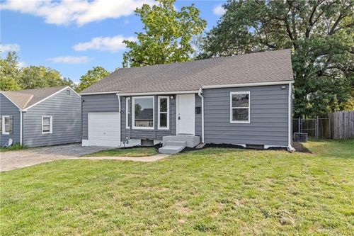 5611 Oakland Ave, Kansas City, MO, 64129-2642 | Card Image