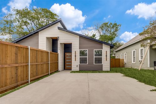 b-1509 Locust Street, Commerce, TX, 75428 | Card Image