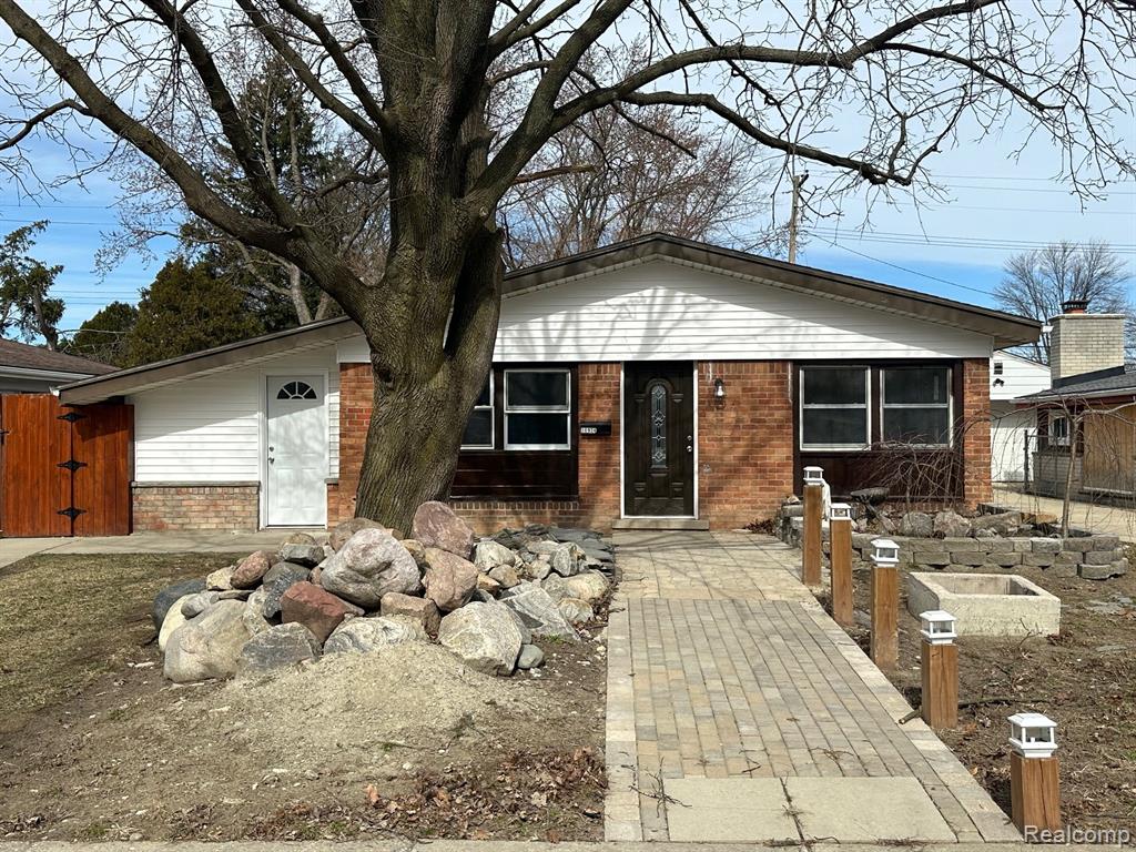 Mary St, Taylor, MI 48180