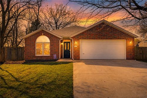 1451 N Greenleaf Dr, Fayetteville, AR, 72704-5394 | Card Image