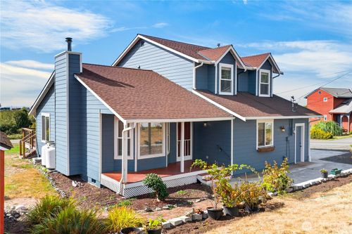 1099 Koenig Ln, Coupeville, WA, 98239-4115 | Card Image