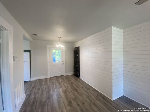 2457 Cincinnati Ave, San Antonio, TX, 78228-5402 | Card Image