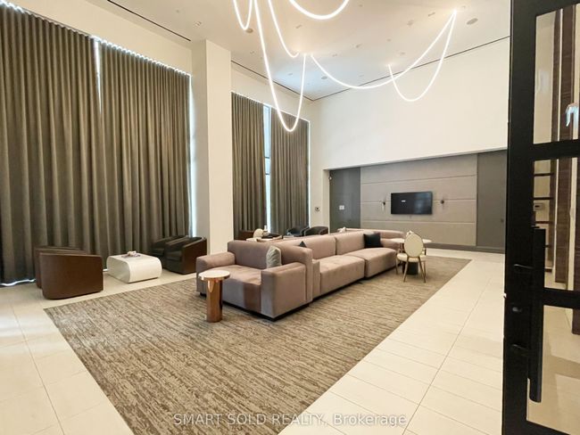 3204 - 39 Roehampton Ave, Condo with 3 bedrooms, 2 bathrooms and null parking in Toronto ON | Image 11