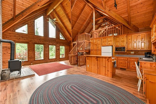 117 Oak Dr, House other with 3 bedrooms, 3 bathrooms and 5 parking in Forward Twp - BUT PA | Image 6