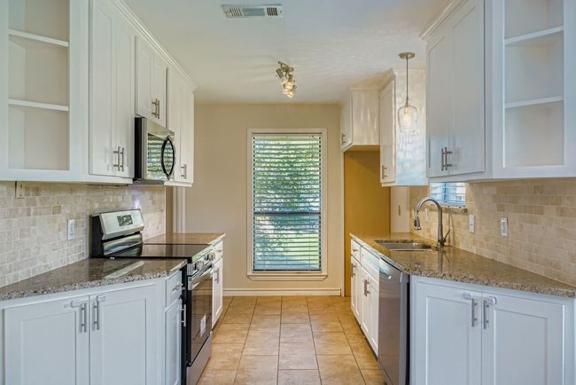1610 Concord Pl, House other with 3 bedrooms, 3 bathrooms and null parking in Carrollton TX | Image 9