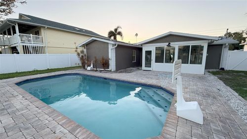 3727 Overlook Dr Ne, ST PETERSBURG, FL, 33703-5541 | Card Image