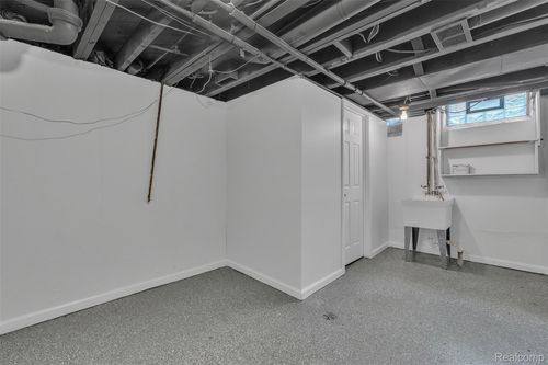 16047 Mccann St, Southgate, MI, 48195-2901 | Card Image