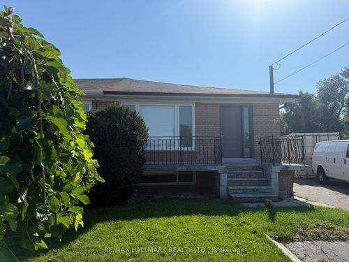 12 Rosette Crt, North York, ON, M9M1Z7 | Card Image