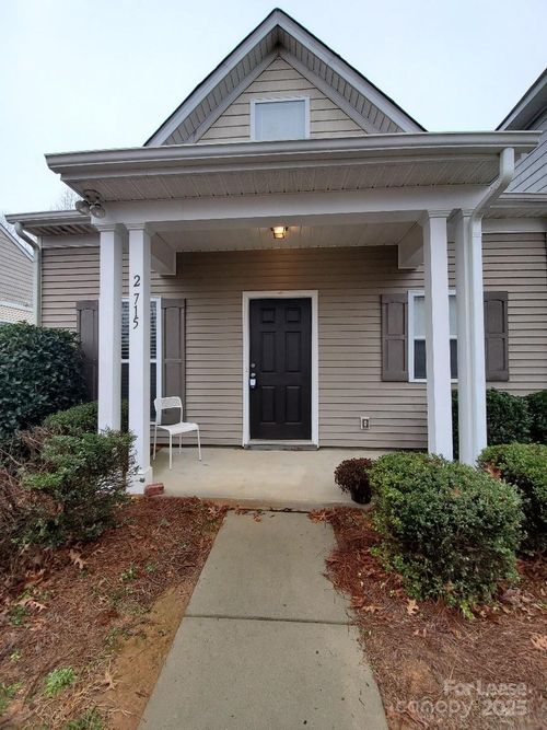 2715 Meadow Knoll Dr, Charlotte, NC, 28269-4035 | Card Image