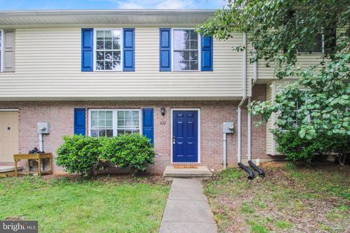 424 Ridgefield Ave, STEPHENS CITY, VA, 22655-2903 | Card Image
