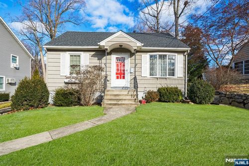 34 Woodward Avenue, Bloomingdale, NJ, 07403 | Card Image