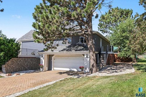 3913 N Longview Ave, Sioux Falls, SD, 57107-0141 | Card Image
