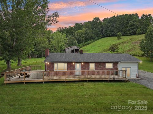 514 Mine Branch Rd, Burnsville, NC, 28714-5566 | Card Image