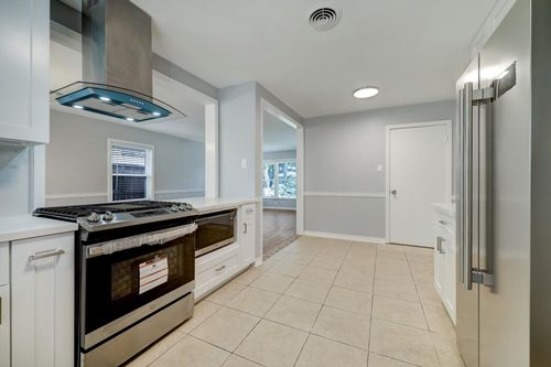 501 Wilmington Dr, Bellaire, TX, 77401-3609 | Card Image