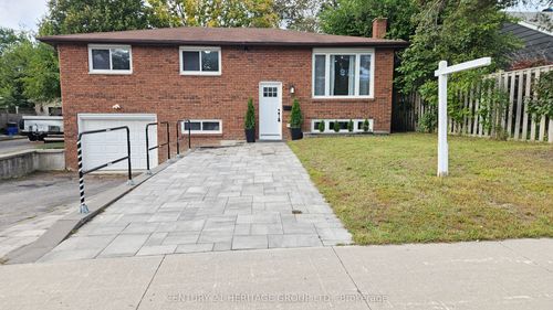 200 Ferndale Dr N, Barrie, ON, L4N9W1 | Card Image