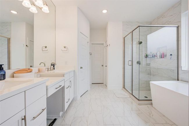 Primary Bathroom | Image 28