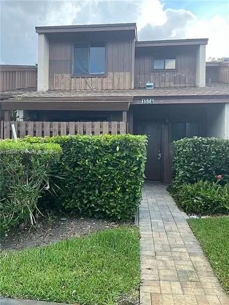 15th Ter, Hollywood, FL 33020