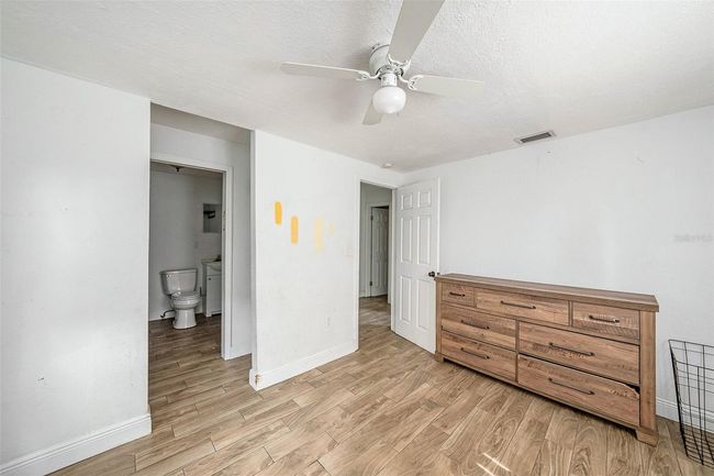 8606 N 9 Th St, House other with 2 bedrooms, 2 bathrooms and null parking in TAMPA FL | Image 6