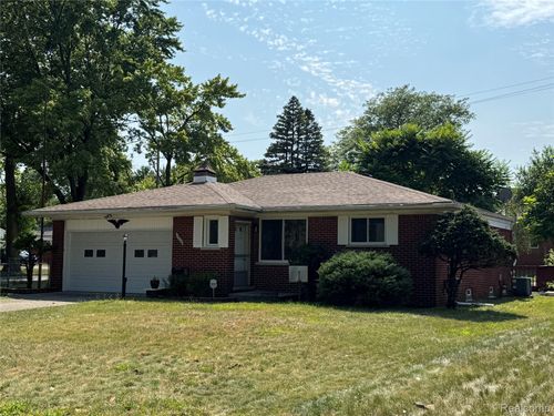 19980 Dorset St, Southfield, MI, 48075-3977 | Card Image