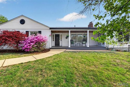 8 Price Ct, Olivette, MO, 63132-4324 | Card Image