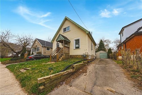 70 Hillview St, Hamilton, ON, L8S2Z2 | Card Image