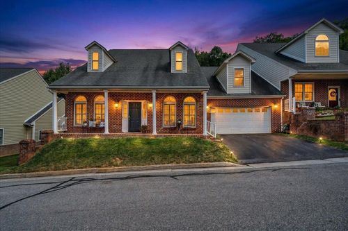 5414 Quail Ridge Ct, Roanoke, VA, 24018-9244 | Card Image