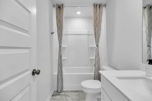 635 Snap Dragon Ln, Hendersonville, TN, 37075-1550 | Card Image