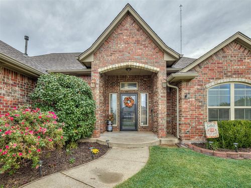 1821 Ne 31st St, Moore, OK, 73160-0640 | Card Image