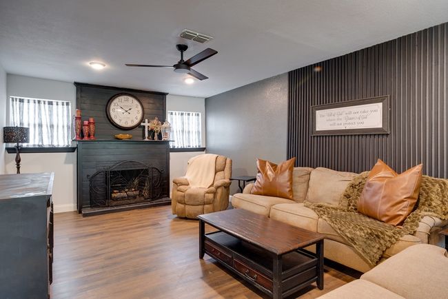 207 Inwood Dr, Home with 4 bedrooms, 3 bathrooms and 2 parking in Palestine TX | Image 6