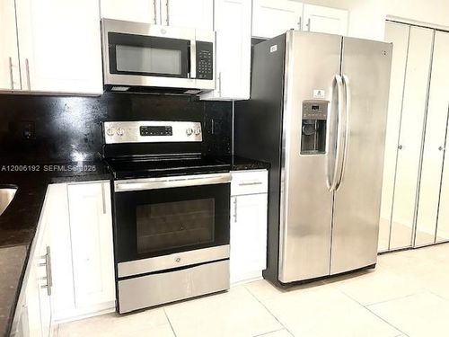 4-101-871 Ne 207th Ter, Miami, FL, 33179 | Card Image