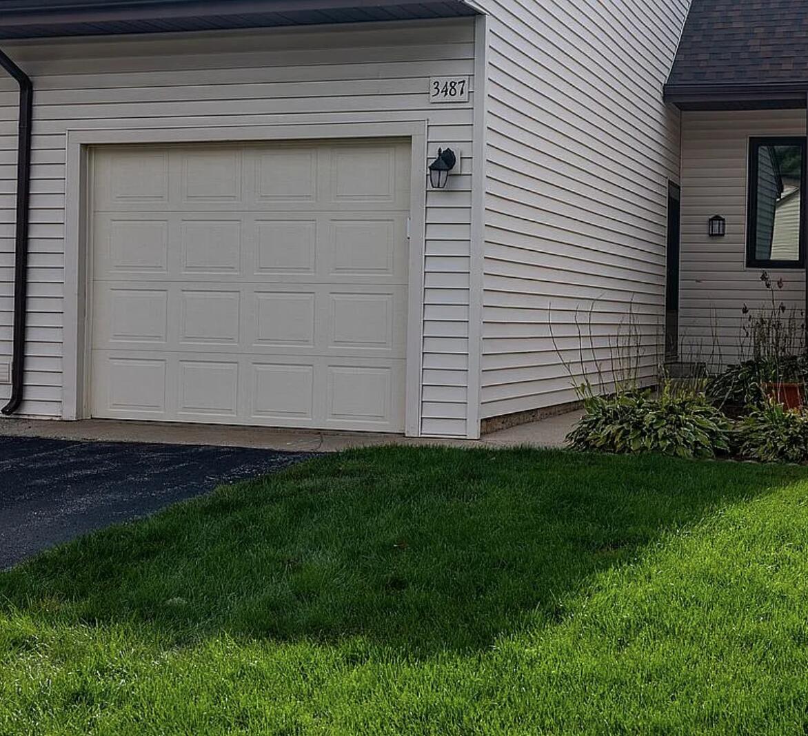 Stoneglen Ln, Wyoming, MI 49519