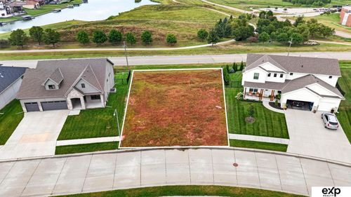 16909 Sarah St, Bennington, NE, 68007-5074 | Card Image