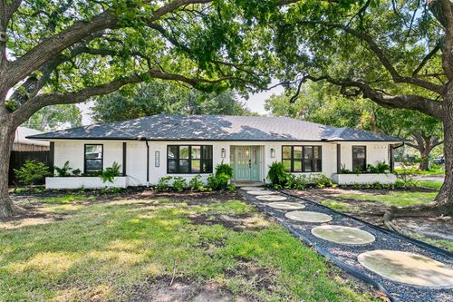 12420 Wood Manor Cir, Farmers Branch, TX, 75234-6334 | Card Image