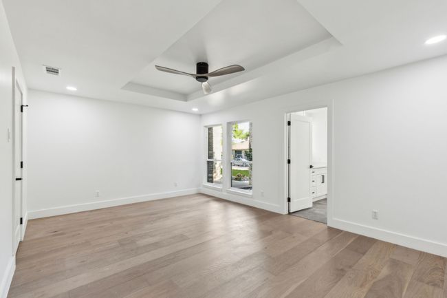 Primary suite, ensuite bath and large closet. | Image 18
