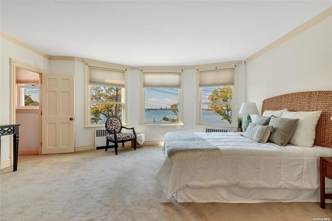 34 Boulevard, House other with 8 bedrooms, 4 bathrooms and null parking in Malba NY | Image 24