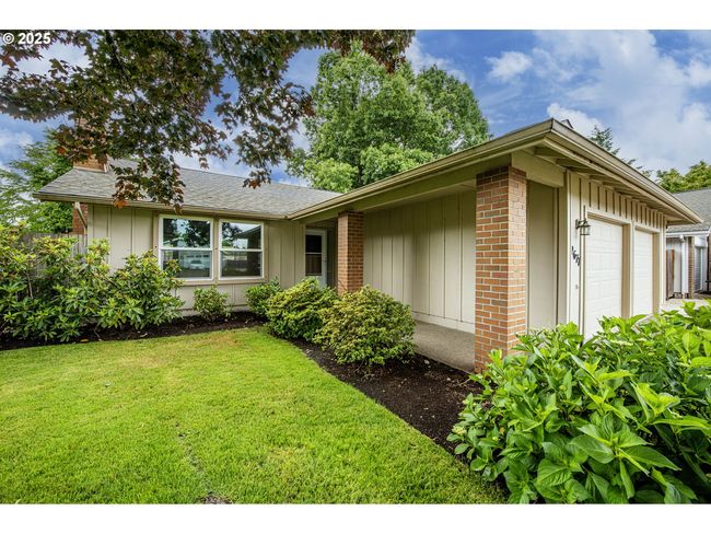 2677 Chad Dr, House other with 3 bedrooms, 2 bathrooms and 2 parking in Eugene OR | Image 4