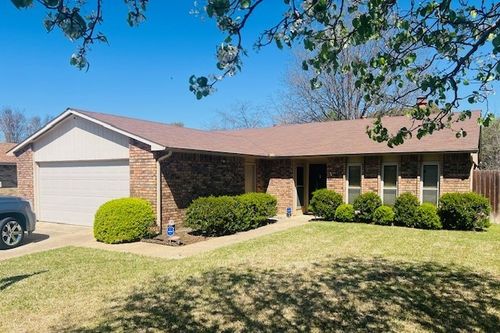 6611 Greenspring Dr, Arlington, TX, 76016-5135 | Card Image