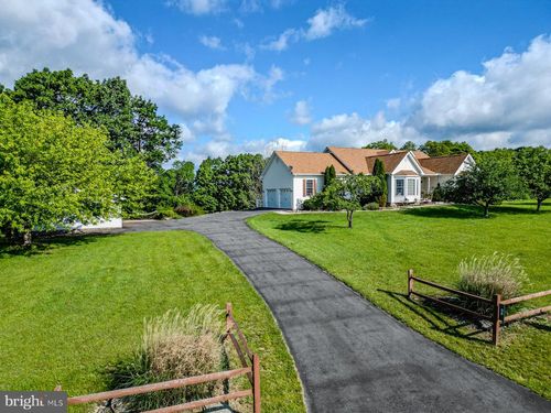 58 Brynner Dr, PETERSBURG, WV, 26847-9654 | Card Image