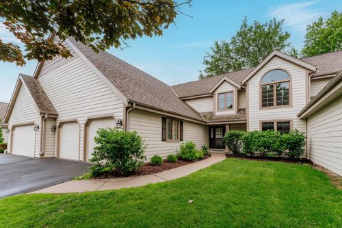 c-18625 St Andrew Lane, Brookfield, WI, 53045 | Card Image