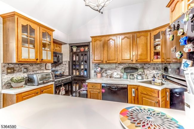 202 Runyon Ave, House other with 3 bedrooms, 2 bathrooms and null parking in Piscataway NJ | Image 22