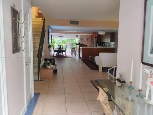 612 Ne 27th Ave, Hallandale Beach, FL, 33009-2943 | Card Image