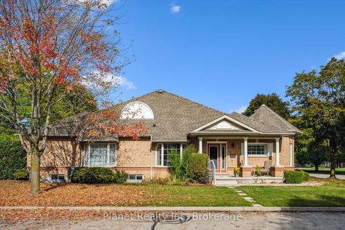 27 Village Green Dr, Guelph, ON, N1G4X7 | Card Image