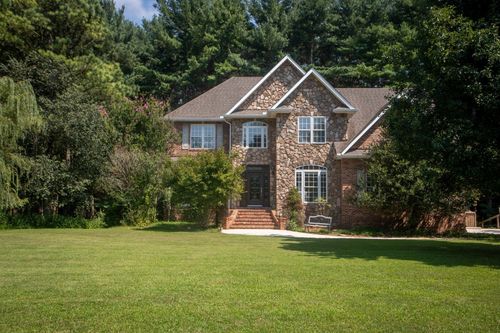 109 Wiggins Creek Dr, Sewanee, TN, 37375-3032 | Card Image