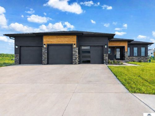 6905 Flint Drive, Papillion, NE, 68046 | Card Image