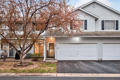 579 Roundhouse St, Shakopee, MN, 55379-1881 | Card Image