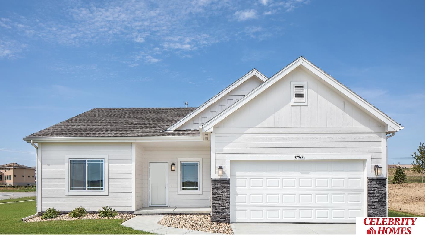 Port Royal Dr, Papillion, NE 68046