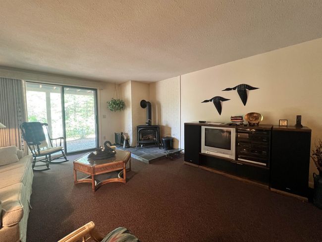 834 Cove Dr, Condo with 3 bedrooms, 4 bathrooms and null parking in Grantham NH | Image 7