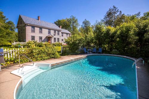 815 Rte 100, Weston, VT, 05161-5404 | Card Image