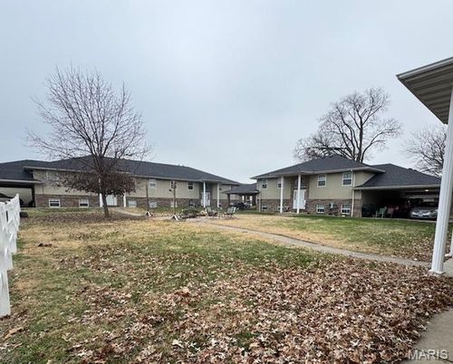 apt-b-1315 Main St, Highland, IL, 62249-1669 | Card Image