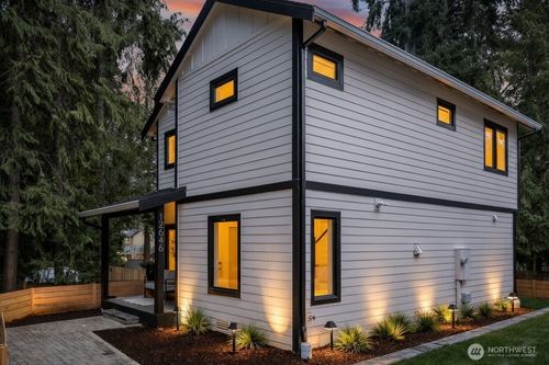 12646 Ne 80th Street, Kirkland, WA, 98033 | Card Image